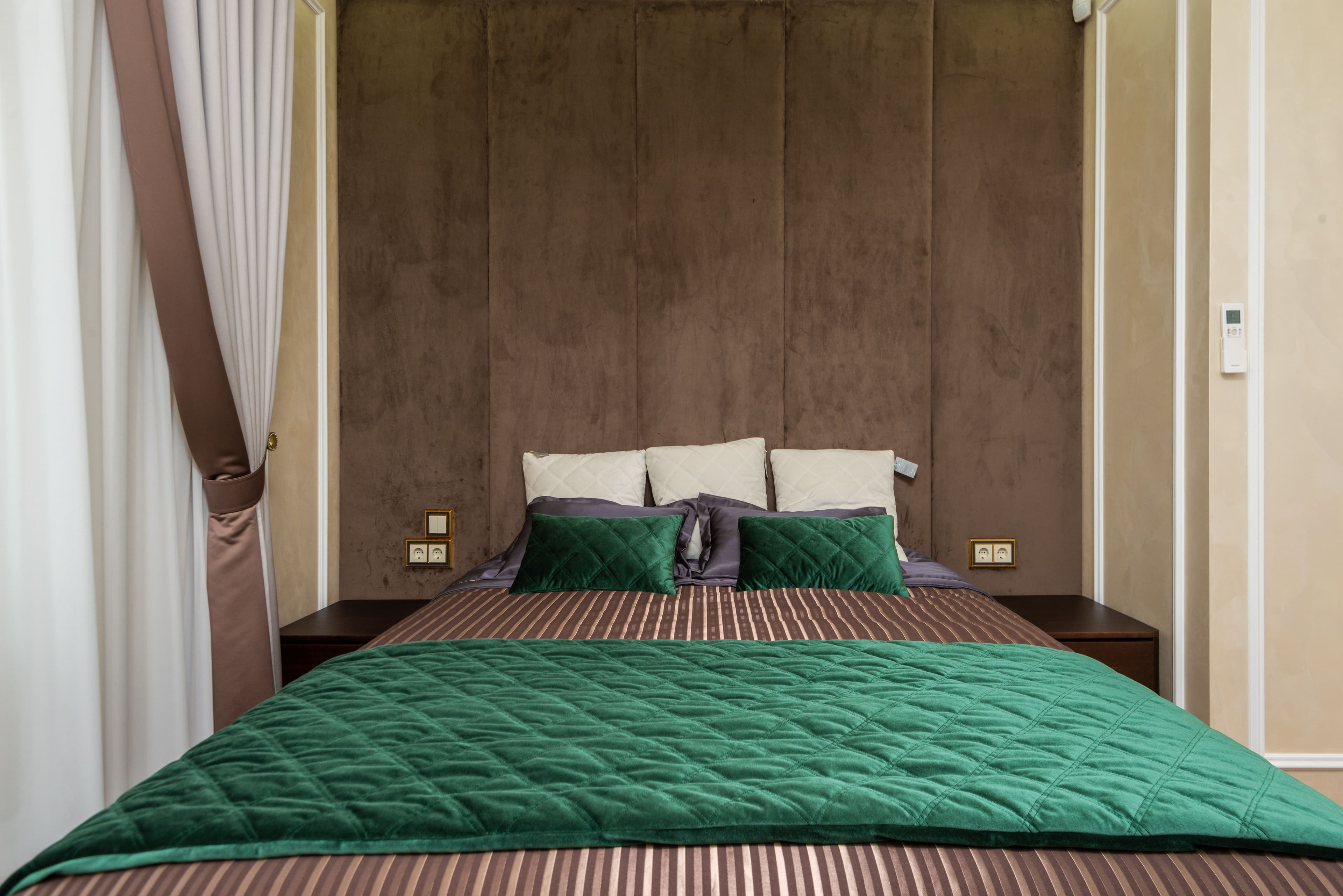 Oak Studio Royal Bed